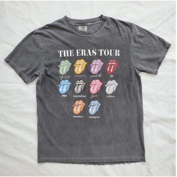 Taylor Swift The Eras Tour Grey Graphic T-shirt Size M - Picture 1 of 7